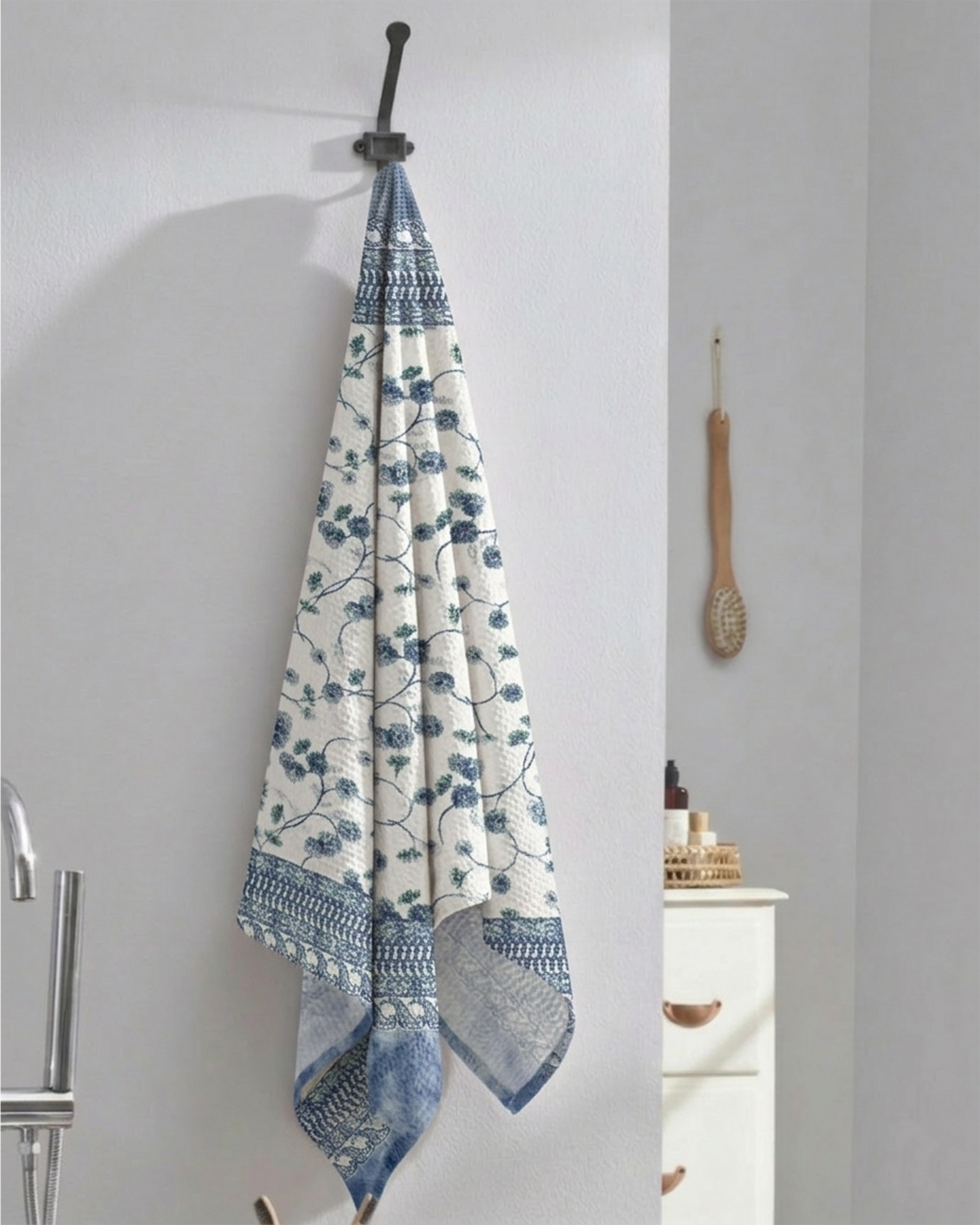 Mimo Flower Blue Bath Towel - alternate view