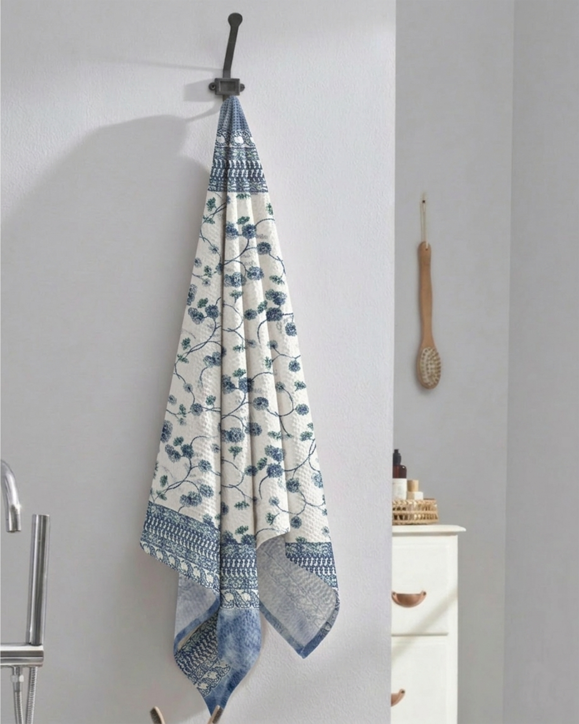 Mimo Flower Blue Bath Towel - alternate view